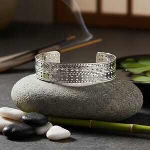 Stunning 18K Gold Plated Wide Cuff Dainty Bracelet ✨ Gift-Ready & Adjustable